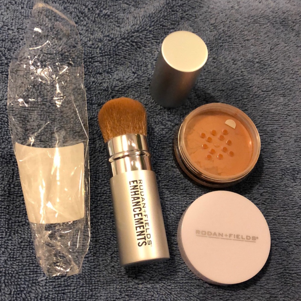 Bronze Face Powder with Retractable Soft Brush